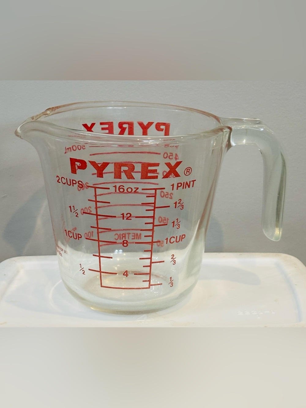 Vintage Pyrex 2 Cup 500ml Glass Measuring Cup with Red Lettering Made in USA 516